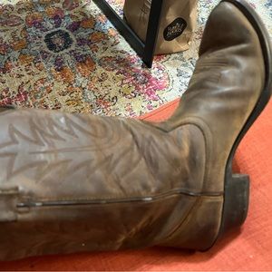 Durango boots size 10. These are authentic.